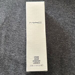 MAC STROBE CREAM- PEACHLITE